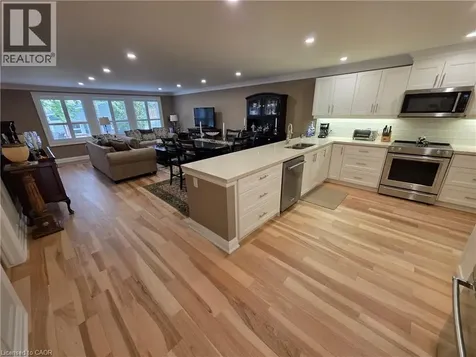 10 Archdeacon Clark Trail Hamilton ON L9B 2M2