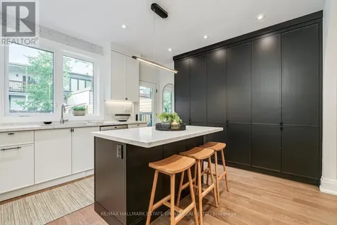 54 Sproat Avenue Toronto (south Riverdale) ON M4M 1W4
