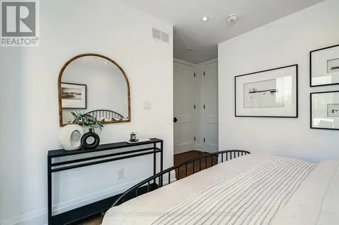 54 Sproat Avenue Toronto (south Riverdale) ON M4M 1W4