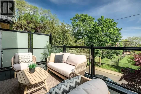 54 Sproat Avenue Toronto (south Riverdale) ON M4M 1W4