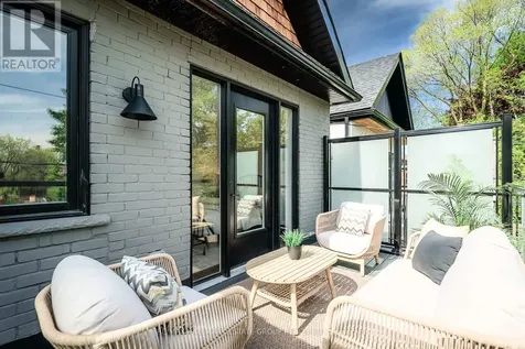 54 Sproat Avenue Toronto (south Riverdale) ON M4M 1W4