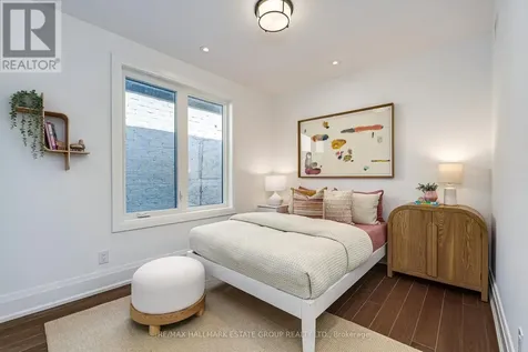 54 Sproat Avenue Toronto (south Riverdale) ON M4M 1W4