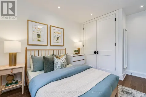 54 Sproat Avenue Toronto (south Riverdale) ON M4M 1W4