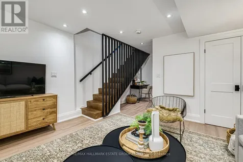 54 Sproat Avenue Toronto (south Riverdale) ON M4M 1W4