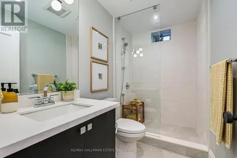 54 Sproat Avenue Toronto (south Riverdale) ON M4M 1W4