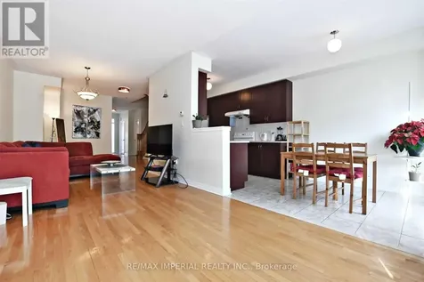8 Townwood Drive Richmond Hill ON L4E 4Y3