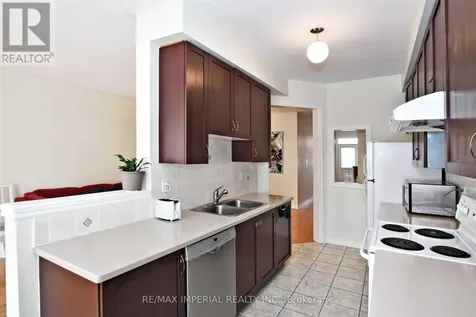 8 Townwood Drive Richmond Hill ON L4E 4Y3