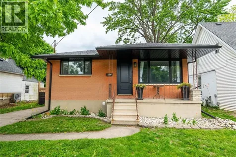 462 Davis Street Sarnia ON N7T 1C4