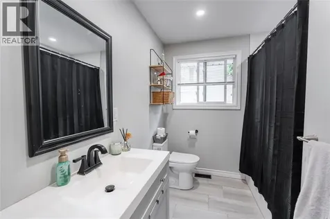 462 Davis Street Sarnia ON N7T 1C4