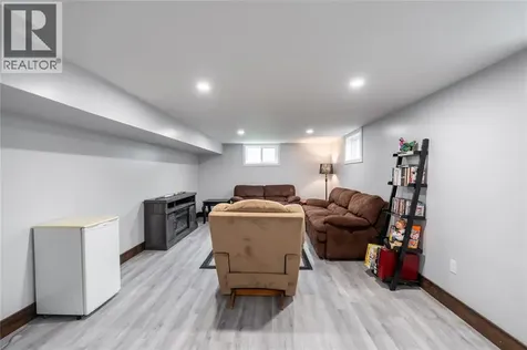 462 Davis Street Sarnia ON N7T 1C4
