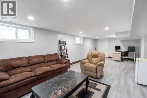 462 Davis Street Sarnia ON N7T 1C4