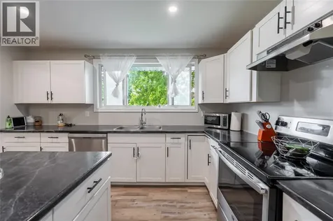 462 Davis Street Sarnia ON N7T 1C4