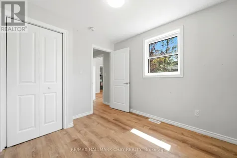 71 Lakeshore Road East Oro-medonte ON L0L 2E0