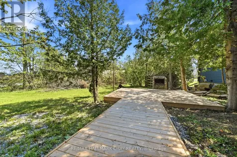 71 Lakeshore Road East Oro-medonte ON L0L 2E0