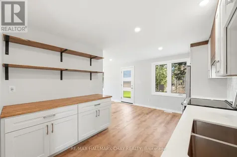 71 Lakeshore Road East Oro-medonte ON L0L 2E0