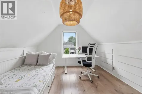23 East 21st Street Hamilton ON L8V 2T3