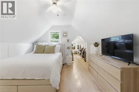 23 East 21st Street Hamilton ON L8V 2T3