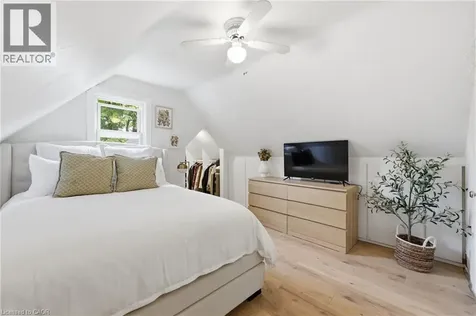 23 East 21st Street Hamilton ON L8V 2T3