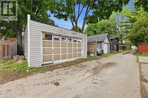 23 East 21st Street Hamilton ON L8V 2T3