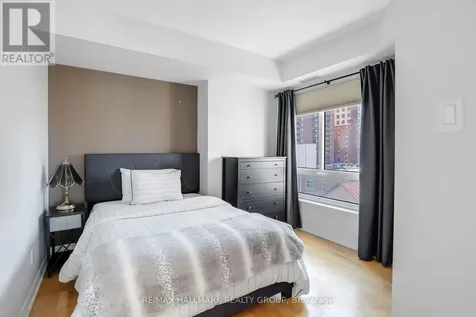 200 Rideau Street Ottawa ON K1N 5Y1