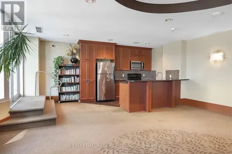 200 Rideau Street Ottawa ON K1N 5Y1