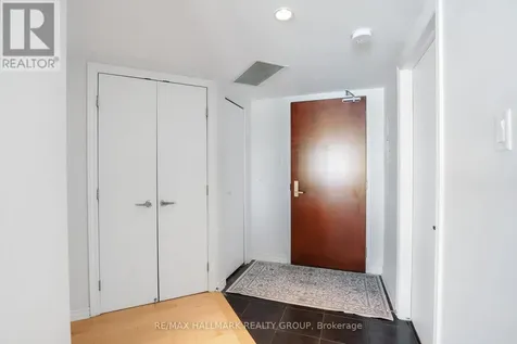 200 Rideau Street Ottawa ON K1N 5Y1