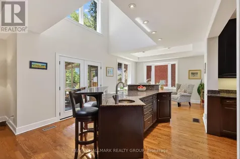 2043 Riverside Drive Ottawa ON K1H 7X1