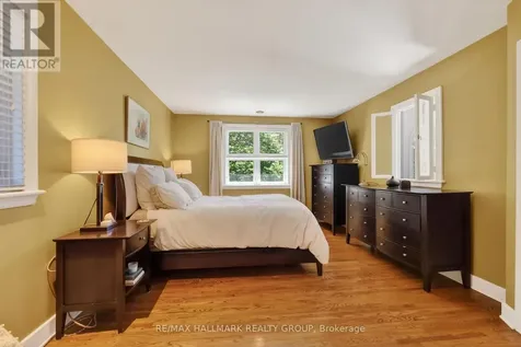 2043 Riverside Drive Ottawa ON K1H 7X1