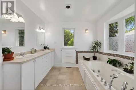 2043 Riverside Drive Ottawa ON K1H 7X1