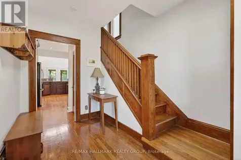 2043 Riverside Drive Ottawa ON K1H 7X1
