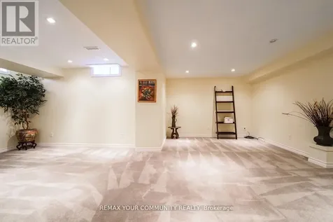 109 Collis Drive Aurora ON L4G 7V2