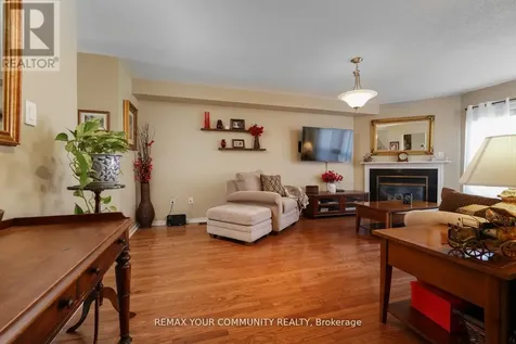 109 Collis Drive Aurora ON L4G 7V2