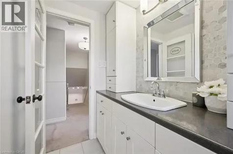 239 Lorraine Avenue Kitchener ON N2B 1W9