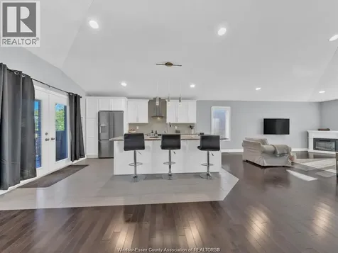 1524 Inverness Avenue Windsor ON N8P 0B1