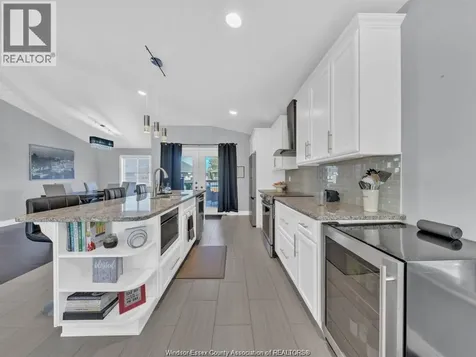 1524 Inverness Avenue Windsor ON N8P 0B1