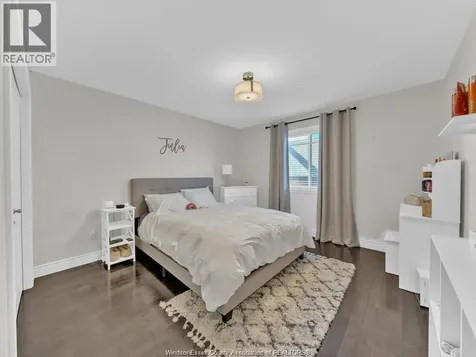 1524 Inverness Avenue Windsor ON N8P 0B1