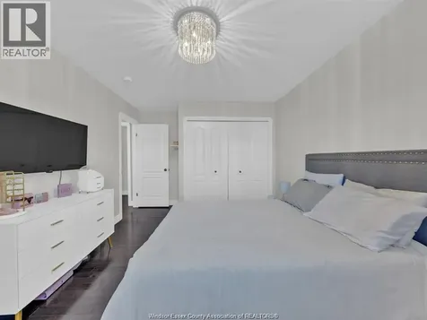 1524 Inverness Avenue Windsor ON N8P 0B1