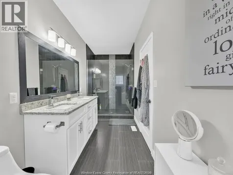 1524 Inverness Avenue Windsor ON N8P 0B1
