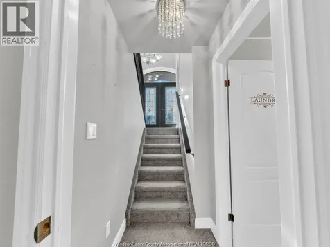 1524 Inverness Avenue Windsor ON N8P 0B1