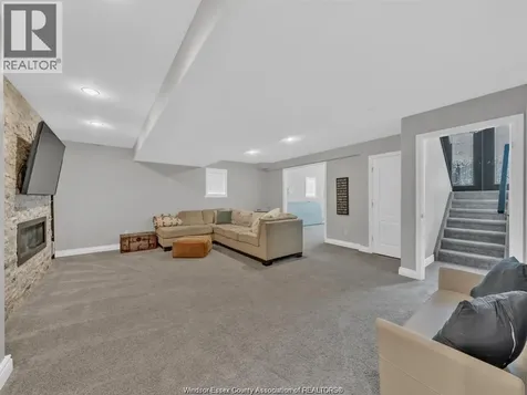 1524 Inverness Avenue Windsor ON N8P 0B1