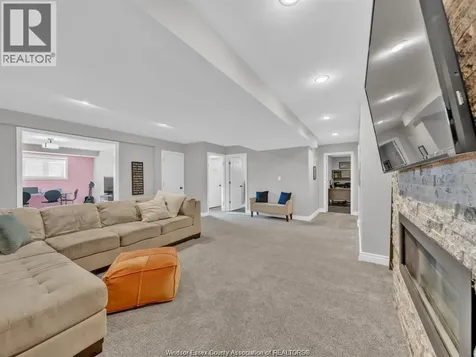1524 Inverness Avenue Windsor ON N8P 0B1