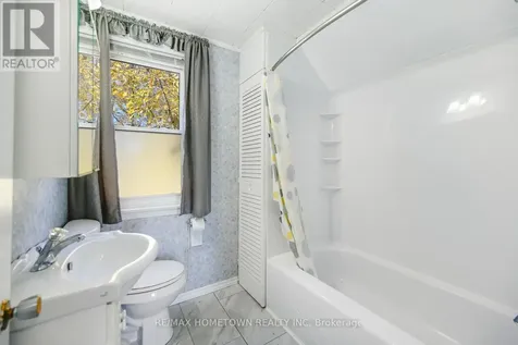 72 Havelock Street Brockville ON K6V 4M1