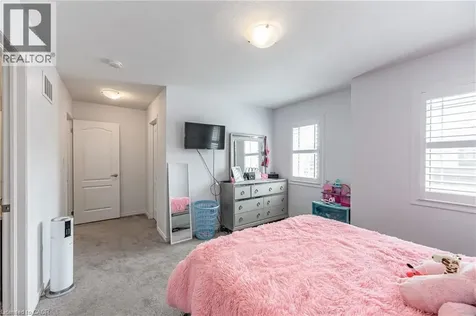 9 Fleming Crescent Caledonia ON N3W 1E1