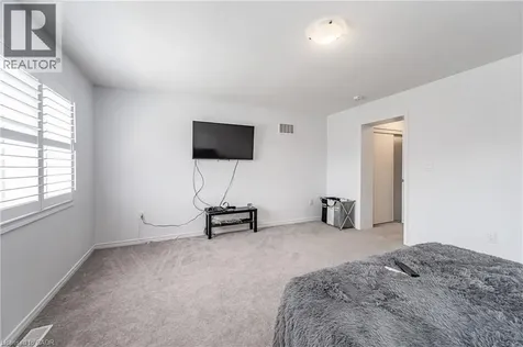 9 Fleming Crescent Caledonia ON N3W 1E1
