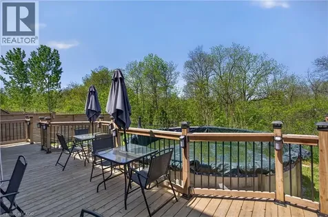 9 Fleming Crescent Caledonia ON N3W 1E1