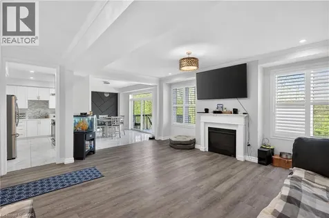 9 Fleming Crescent Caledonia ON N3W 1E1