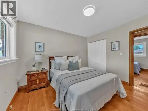 3756 Rosemount Avenue Windsor ON N9C 2E5