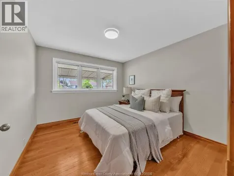 3756 Rosemount Avenue Windsor ON N9C 2E5