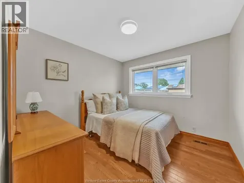 3756 Rosemount Avenue Windsor ON N9C 2E5