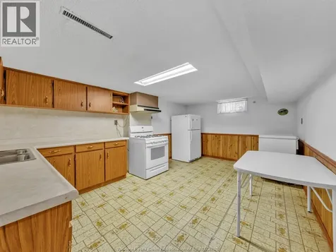 3756 Rosemount Avenue Windsor ON N9C 2E5